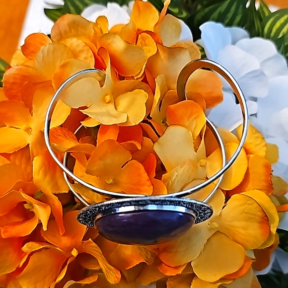 Cuff Bracelet - Picture 6 of 11